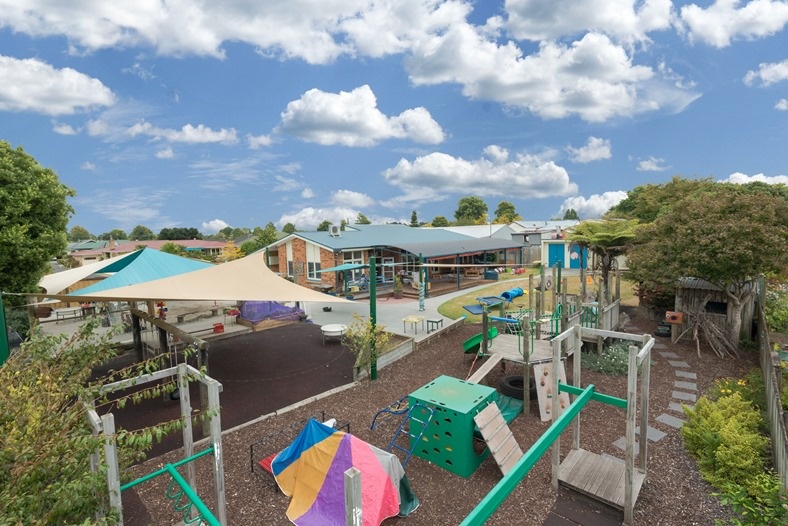 Leamington Playcentre logo